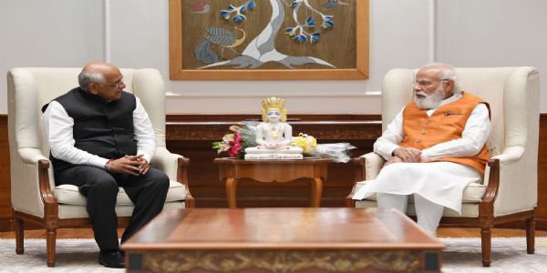 প্ৰধানমন্ত্ৰীৰ গুজৰাটৰ মুখ্যমন্ত্ৰীৰ সৈতে বাৰ্তালাপ, নাগৰিকৰ সুৰক্ষা সন্দৰ্ভত প্ৰয়োজনীয় নিৰ্দেশনা