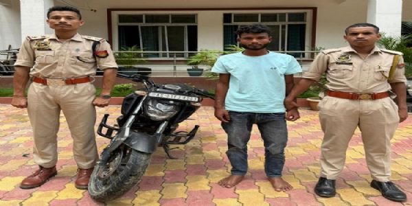 ডুবাপাৰাত বাইক চোৰ আটক, চুৰি বাইক আৰু মোবাইল উদ্ধাৰ