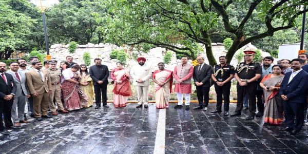 ডেৰাডুনত দৃষ্টিহীন শিশুৰ সৈতে জন্মদিন উদযাপন কৰিলে ৰাষ্ট্ৰপতি দ্ৰৌপদী মুৰ্মুৱে