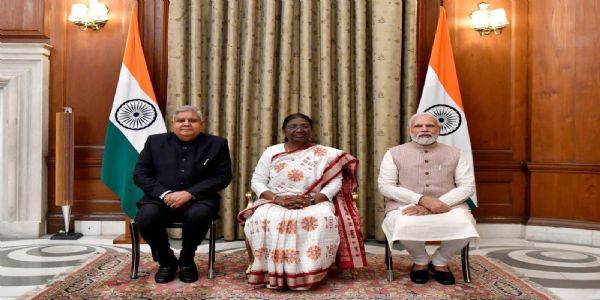 প্ৰধানমন্ত্ৰী, উপ-ৰাষ্ট্ৰপতিকে ধৰি বহু নেতাৰ ৰাষ্ট্ৰপতি মুৰ্মুক জন্মদিনৰ শুভেচ্ছা
