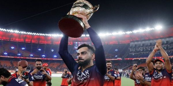 কোহলীয়ে পুনৰবাৰ দেখুৱালে টেষ্ট ক্ৰিকেটৰ প্ৰতি থকা প্ৰেম, যুৱসকলক এই ফৰ্মেটক সন্মান কৰিবলৈ আহ্বান
