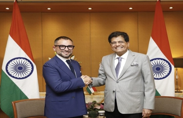 মিলানত ইটালীৰ ব্যৱসায়িক নেতাসকলক সাক্ষাৎ পিয়ুষ গোৱেলৰ