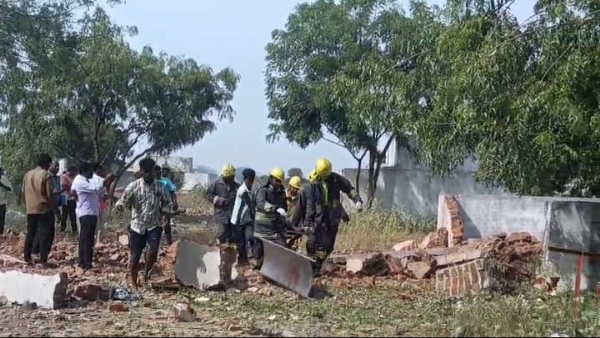 তামিলনাডুৰ সত্তুৰৰ সমীপত ফটকা কাৰখানাত ভয়াৱহ বিস্ফোৰণ