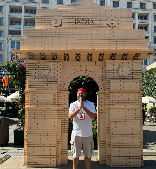 মস্কোত ‘ভাৰত উৎসৱ’ৰ ভৱ্য আৰম্ভণি