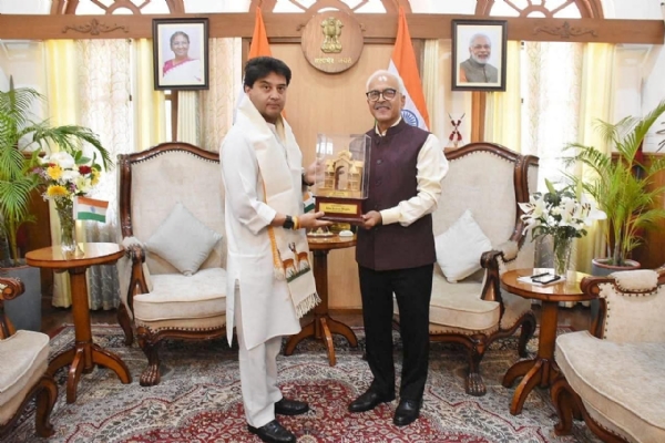 মণিপুৰৰ উন্নয়নমূলক প্ৰকল্পসমূহ শীঘ্ৰে সম্পূৰ্ণ কৰাৰ নিৰ্দেশ