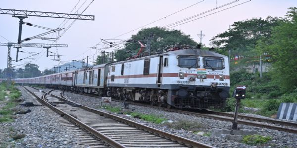 শিলচৰ আৰু গুৱাহাটীৰ মাজত বিশেষ ৰেলৰ চলাচল