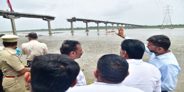 গুজৰাট দলং দুৰ্ঘটনাত এতিয়ালৈকে ২১ জন লোকৰ মৃত্যু, পেডেষ্টেল আৰু আৰ্টিকুলেচন ভাঙি পৰাৰ বাবেই এই দুৰ্ঘটনা