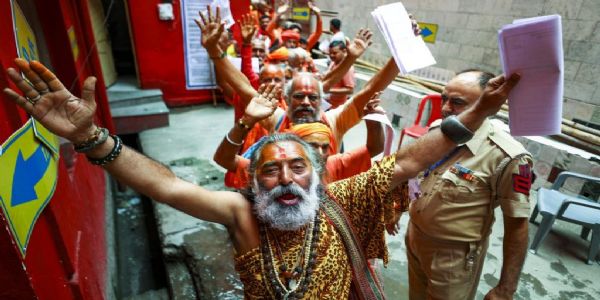 অমৰনাথ যাত্ৰাঃ জম্মুৰ ভাগৱতী নগৰ শিবিৰৰ পৰা ৭০০০ৰো অধিক তীৰ্থযাত্ৰীৰ দ্বাদশ মত দল ৰাওনা