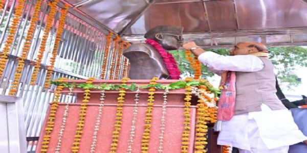 যুৱক-যুৱতীলৈ কৰ্মসংস্থাপন আনিছে ব্ৰহ্মোৰ দৰে প্ৰকল্পঃ ৰাজনাথ সিং