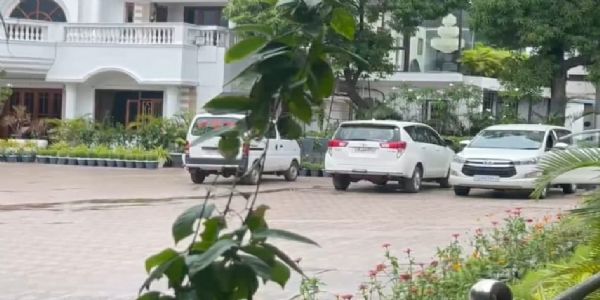 দুৰ্গত হোটেল ব্যৱসায়ী বিজয় আগৰৱালাৰ বাংলোত ইডিৰ অভিযান