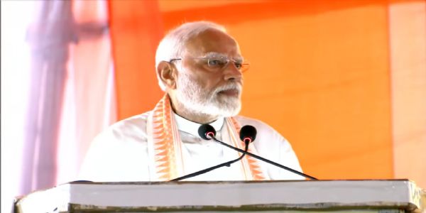 পশ্চিম বংগৰ দুৰ্গাপুৰত প্ৰধানমন্ত্ৰীৰ ৫৪০০ কোটিৰো অধিক মূল্যৰ উন্নয়নমূলক প্ৰকল্পৰ উপহাৰ