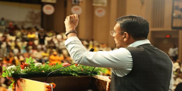 দেওবাৰে বাৰাণসীত অনুষ্ঠিত হ’বলগীয়া ‘ফিট ইণ্ডিয়া ছাণ্ডে অন চাইকেল’ৰ নেতৃত্ব দিব ড০ মনসুখ মাণ্ডবিয়াই
