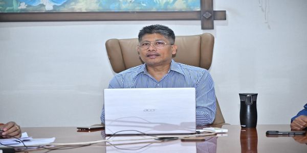 ৰাজ্যত বানপানী আৰু গৰাখহনীয়া ৰোধ কৰাৰ বাবে ৰূপায়ন কৰা জলসম্পদ বিভাগৰ আঁচনি সমূহৰ অগ্ৰগতিৰ পৰ্যালোচনা মন্ত্ৰী পীযুষ হাজৰীকাৰ