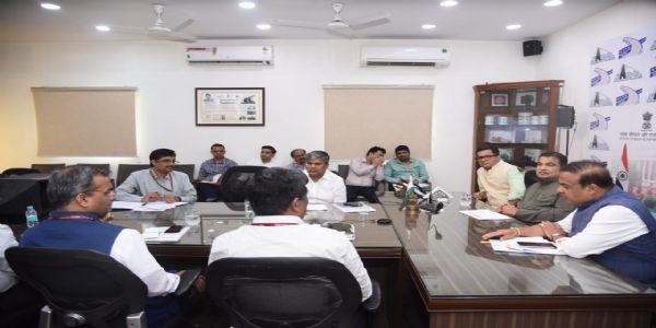 কেন্দ্ৰীয় মন্ত্ৰী নীতিন গাডকাৰীক মুখ্যমন্ত্ৰী শৰ্মাৰ সাক্ষাৎ