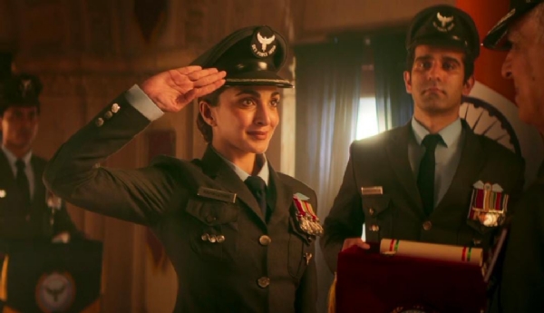 ‘ৱাৰ ২’ত সেনাৰ পোছাকত কিয়াৰা আদৱানী
