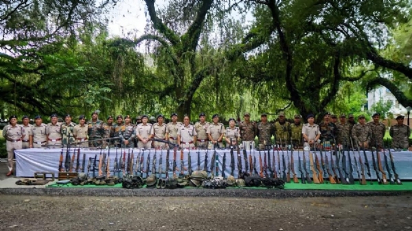 মণিপুৰত নিৰাপত্তাৰক্ষীৰ যৌথ অভিযানত উদ্ধাৰ ৯০টা আগ্নেয়াস্ত্ৰ, ৭২৮ জাঁই গুলী
