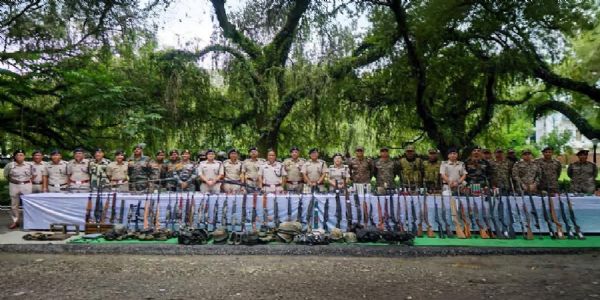 মণিপুৰত নিৰাপত্তাৰক্ষীৰ যৌথ অভিযানত উদ্ধাৰ ৯০টা আগ্নেয়াস্ত্ৰ, ৭২৮ জাঁই গুলী