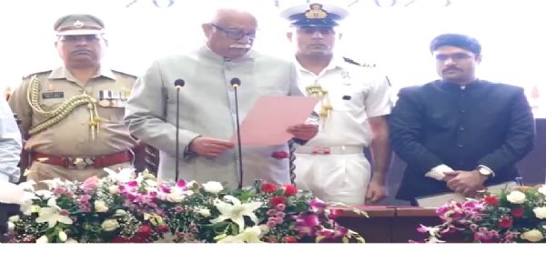 গোৱাৰ ২০ সংখ্যক ৰাজ্যপাল ৰূপে অশোক গজপতি ৰাজুৰ পদ আৰু গোপনীয়তাৰ শপত গ্ৰহণ