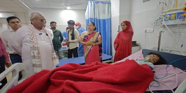 ৰাজস্থানৰ বিদ্যালয় দুৰ্ঘটনাত প্ৰাণ হেৰুওৱা ছাত্ৰ-ছাত্ৰীৰ পৰিয়াললৈ ১০ লাখ টকাৰ আৰ্থিক সাহায্য আৰু ঠিকাভিত্তিক চাকৰি