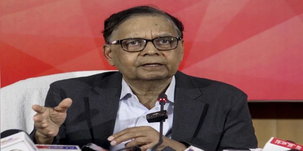 ভাৰত-আমেৰিকাৰ বাণিজ্যিক চুক্তি বিনিয়োগকাৰীৰ বাবে হ’ব গেম চেঞ্জাৰঃ অৰবিন্দ পানাগাৰিয়া