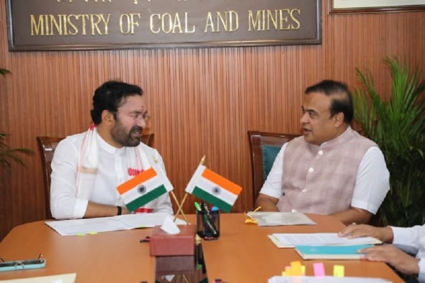 मुख्यमंत्री डॉ हिमंत बिस्व सरमा केंद्रीय संस्कृति और पर्यटन मंत्री जी किशन रेड्डी से नई दिल्ली में सौजन्य मुलाकात करते हुए।