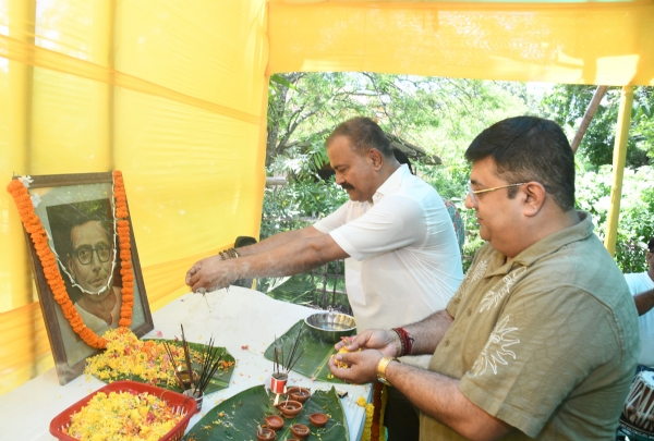বাসগৃহত ৰাইজৰ দলৰ নাটে -মাতে -এবেলা শীৰ্ষক অনুষ্ঠানত জ্যেষ্ঠ পুত্ৰ অজিৎ শৰ্মাৰ ক্ষোভ প্ৰকাশ