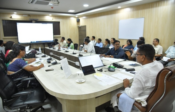 স্বাস্থ্য বিভাগৰ কাম-কাজৰ সামগ্ৰিক পৰ্যালোচনা মন্ত্ৰী অশোক সিংহলৰ