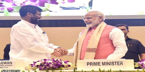 প্ৰধানমন্ত্ৰী মোদীৰ ৰামবিলাস পাছোৱানৰ জন্ম বাৰ্ষিকীত শ্ৰদ্ধাঞ্জলি জ্ঞাপন