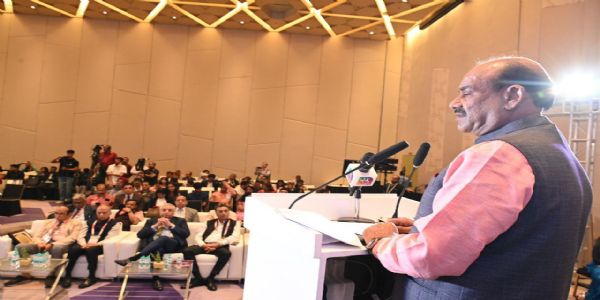 চিকিৎসা পৰ্যটন আৰু ফাৰ্মা গৱেষণাৰ বিশ্বব্যাপী কেন্দ্ৰ হিচাপে পৰিগণিত ভাৰত: ওম বিৰলা