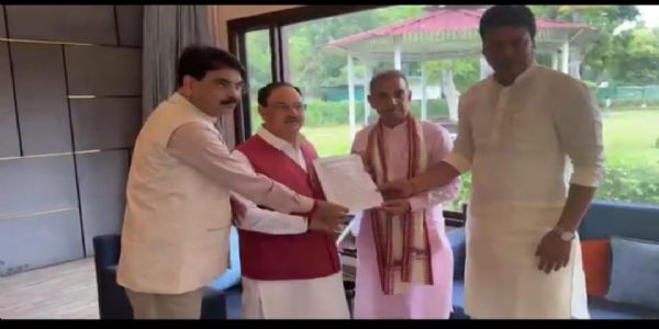 কলকাতা আইনৰ ছাত্ৰ দলবদ্ধ ধৰ্ষণ কাণ্ড সন্দৰ্ভত নড্ডাৰ ওচৰত বিজেপিৰ দলৰ প্ৰতিবেদন দাখিল