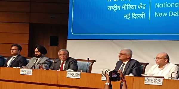 মুখ্য নিৰ্বাচন আয়ুক্তই কয়- ৰাহুল গান্ধীয়ে ৭ দিনৰ ভিতৰত শপতনামা দিয়ক অথবা দেশৰ ওচৰত ক্ষমা খোজক