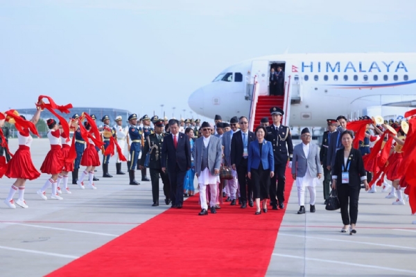 চীনৰ তিয়ানজিনত উপস্থিত নেপালৰ প্ৰধানমন্ত্ৰী অলি
