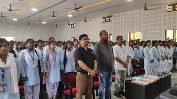 মুখ্যমন্ত্ৰীৰ নিযুত মইনা আঁচনি ২.০ নামেৰে এক অভিলাষী আচঁনিৰ  আবেদন-পত্ৰ বিতৰণৰ