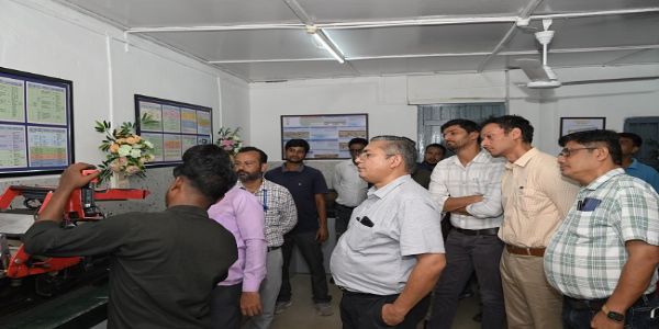 উত্তৰ-পূব সীমান্ত ৰেলৱেৰ লামডিং মণ্ডলৰ নতুন ইউএছএফডি ট্ৰেইনিং লেবৰ সৈতে ৰে
