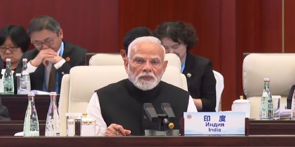 প্ৰধানমন্ত্ৰীৰ এছচিঅ’ সন্মিলনত সন্ত্ৰাসবাদৰ ওপৰত কঠোৰ স্থিতি, কয়- কোনো ধৰণৰ বৈষম্য নোহোৱাকৈ ইয়াৰ বিৰোধিতা কৰাটো মানৱতাৰ প্ৰতি আমাৰ কৰ্তব্য