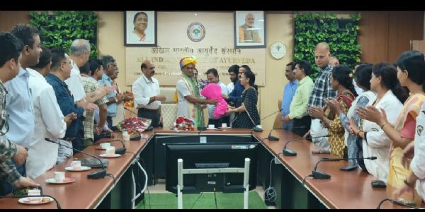 অধ্যাপক প্ৰজাপতিৰ অল ইণ্ডিয়া ইনষ্টিটিউট অৱ আয়ুৰ্বেদৰ সঞ্চালকৰ দায়িত্ব গ্ৰহণ