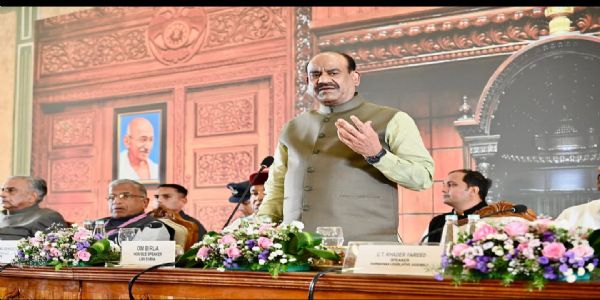 বৰ্তমান বিশ্বব্যাপী পৰিস্থিতিত ভাৰতৰ গণতন্ত্ৰ আৰু সজীৱ সংবিধান বিশ্বৰ বাবে এক পথ প্ৰদৰ্শক: ওম বিৰলা