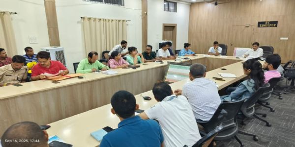 তামুলপুৰৰ জিলা আয়ুক্ত কাৰ্যালয়ত নিৰ্বাচনী পৰ্যৱেক্ষকৰ সভা
