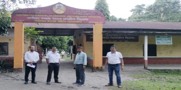 ভোটগ্ৰহণ কেন্দ্ৰ পৰিদৰ্শন নিৰ্বাচনী পৰ্যৱেক্ষক অতুল কুমাৰ শৰ্মাৰ