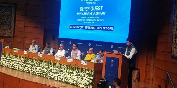 সেৱা সপ্তাহ উপলক্ষে অশ্বিনী বৈষ্ণৱে মুকলি কৰিলে দূৰদৰ্শনত সম্প্ৰচাৰ হ’বলগীয়া তিনিটা বিশেষ অনুষ্ঠান