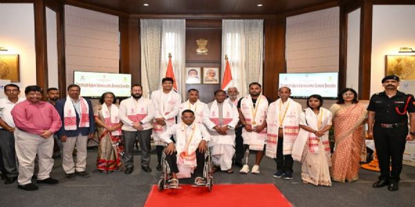 বিশ্বকৰ্মা জয়ন্তীৰ দিনা বিশেষভাৱে সক্ষম ব্যক্তিলৈ অসমৰ ৰাজ্যপাল বিশ্বকৰ্মা সন্মান