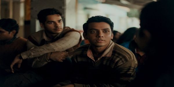 আৱেগ আৰু নাটকেৰে ভৰি পৰিছে ‘হোমবাউণ্ড’ৰ ট্ৰেইলাৰ