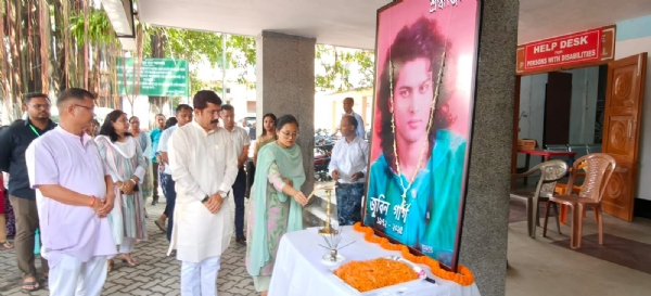 কোকৰাঝাৰ জিলা আয়ুক্ত কাৰ্যালয়ত জুবিন গাৰ্গক শ্রদ্ধাঞ্জলি ।