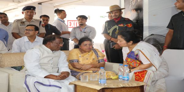 জুবিন গাৰ্গৰ ঘৰত উপস্থিত ৰাজ্যপাল আচাৰ্য, পৰিয়াললৈ সমবেদনা জ্ঞাপন