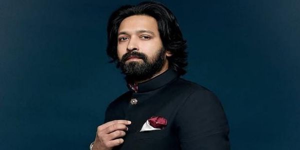 কৰণ জোহৰৰ ‘দোস্তানা ২’ত নতুন মুখ, বিক্ৰান্ত মেছেৰ প্ৰৱেশ