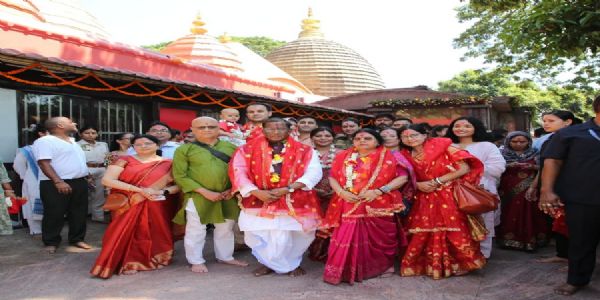 নৱৰাত্ৰিৰ দিনা কামাখ্যা মন্দিৰত ৰাজ্যপালৰ পূজা অৰ্চনা