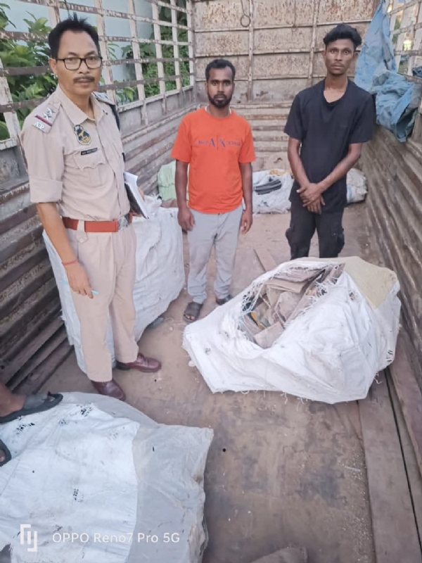 ट्रक से चोरी का सामान बराबर, दो गिरफ्तार