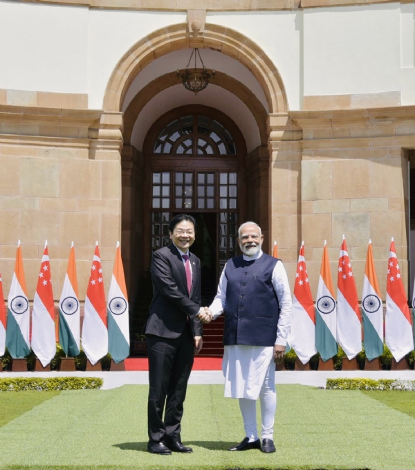 प्रधानमंत्री नरेन्द्र मोदी और सिंगापुर के प्रधानमंत्री लॉरेंस वोंग