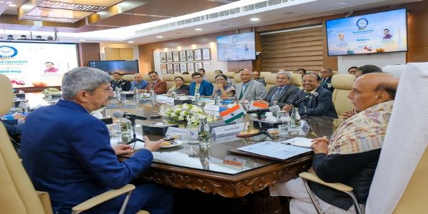 ডি আৰ ডি অ’ই শীঘ্ৰে থলুৱা ‘সুদৰ্শন চক্ৰ’ গঢ়ি তুলিব বুলি আস্থা প্ৰকাশ প্ৰতিৰক্ষা মন্ত্ৰীৰ