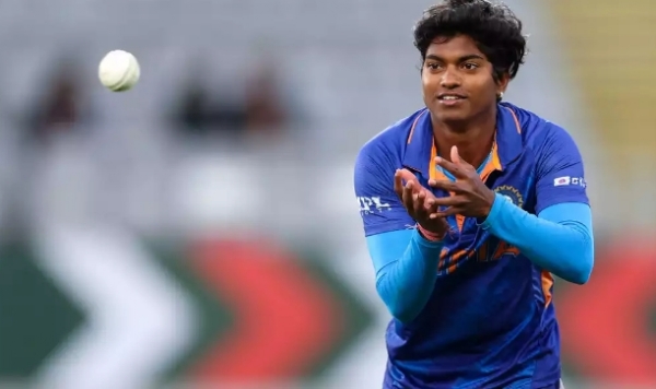 तेज गेंदबाज ऑलराउंडर पूजा वस्त्राकर तेज गेंदबाज ऑलराउंडर पूजा वस्त्राकर